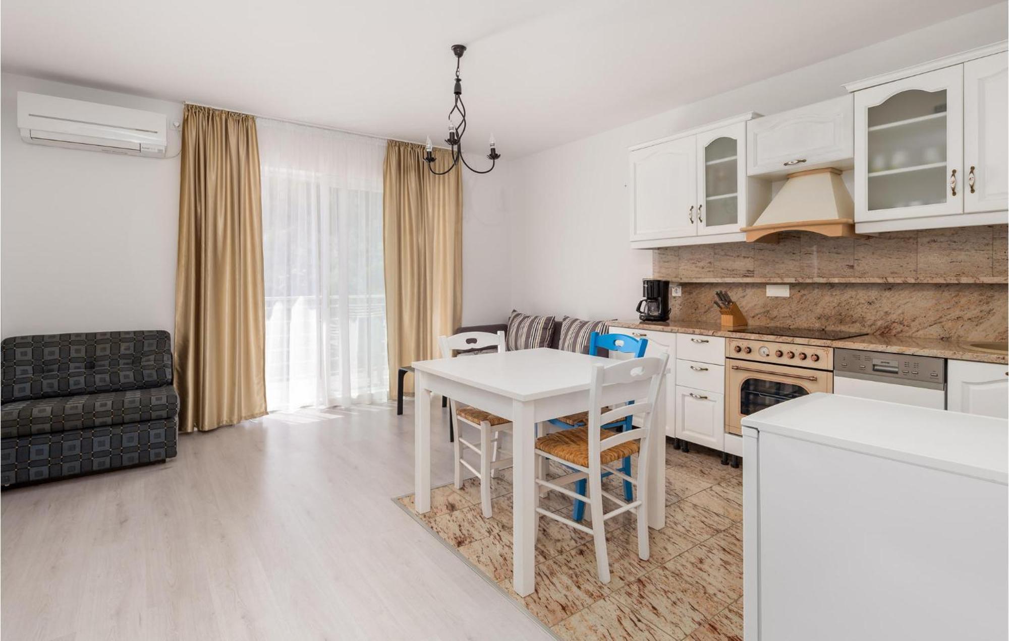 1 Bedroom Gorgeous Apartment In Mošćenička Draga Dış mekan fotoğraf